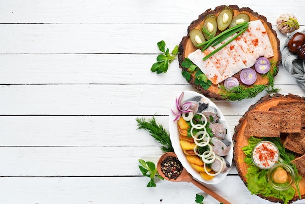 Taluz z apetycznymi potrawami